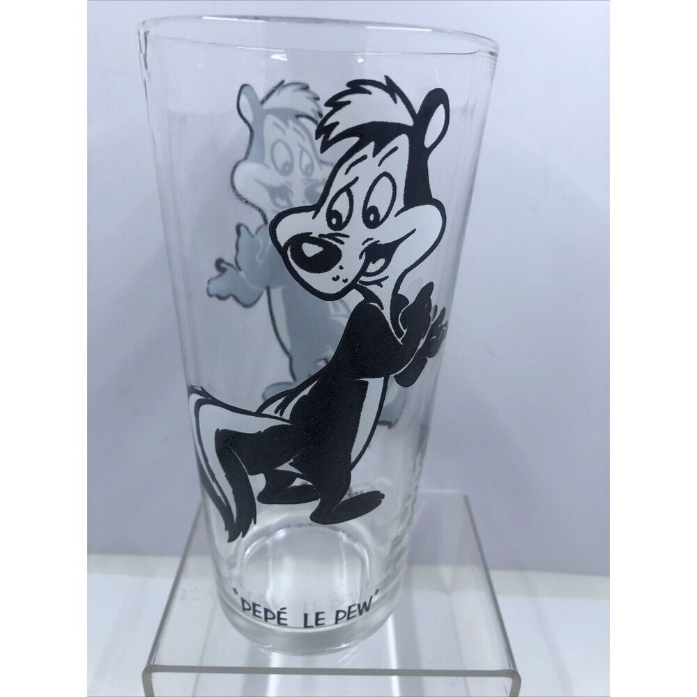 Vintage  PEPE LE PEW Pepsi Glass Collector Series Warner Bros Looney Tunes. Read